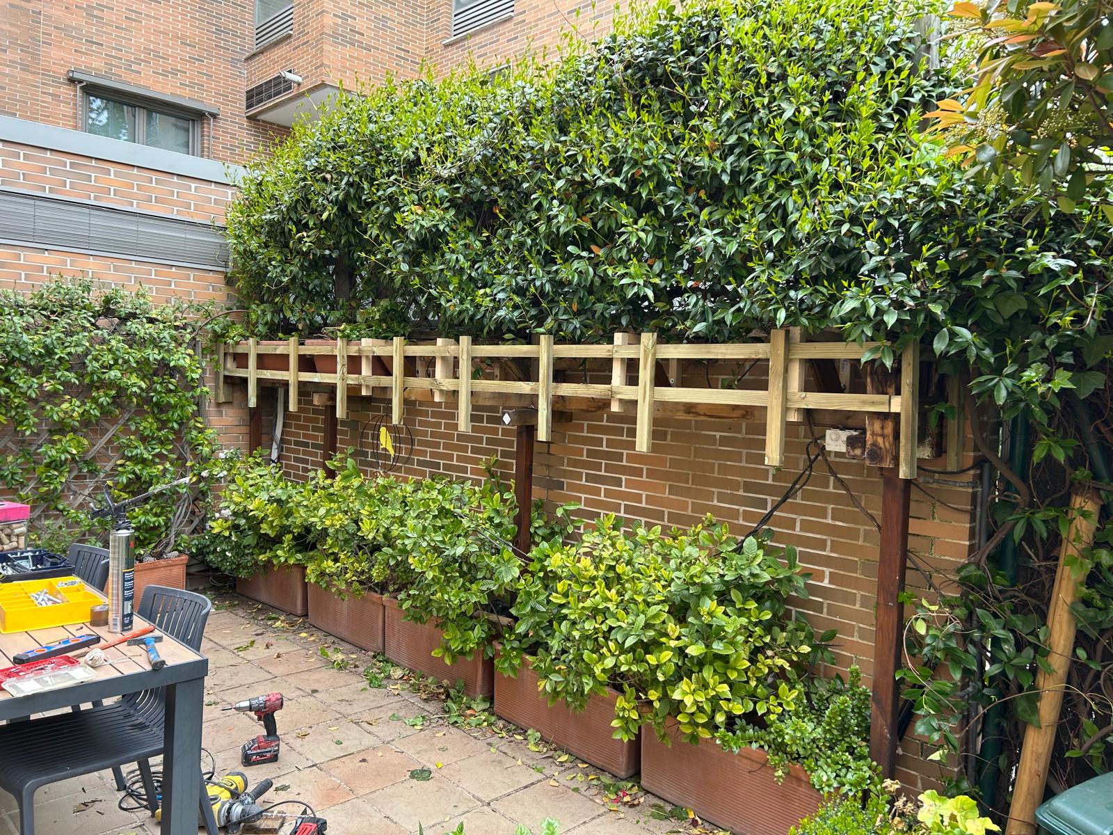 Jardinera de tarima.