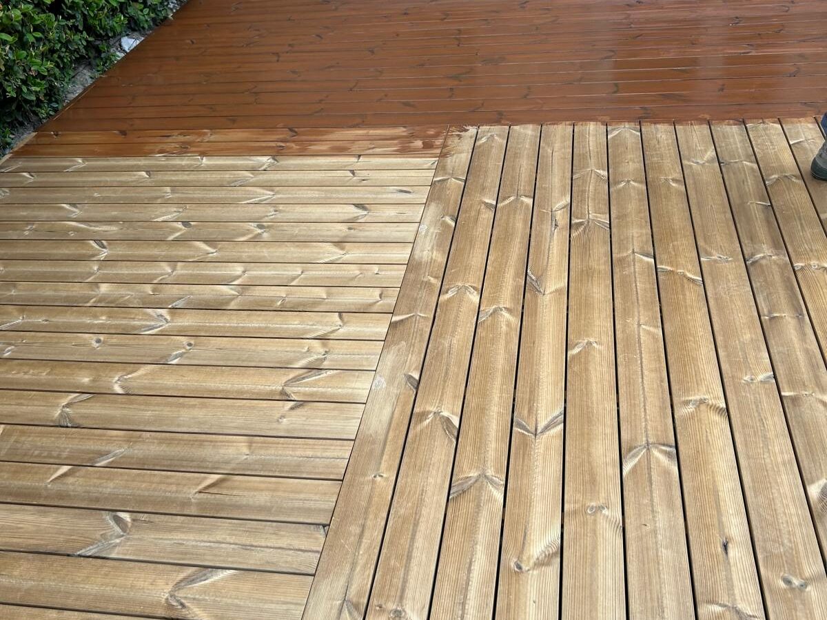 Zonas de paso del jardín con tarima.