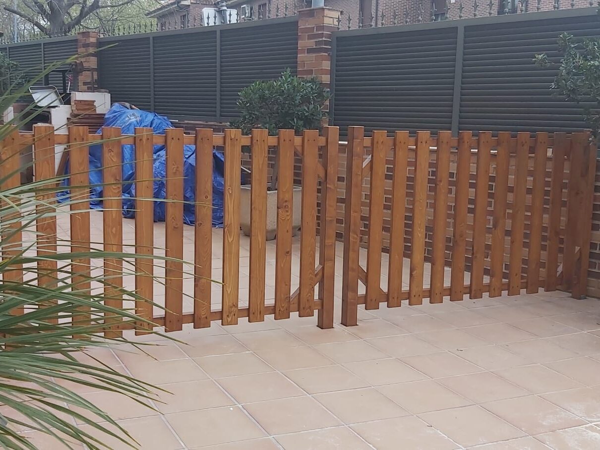 Separando espacios en el jardín.