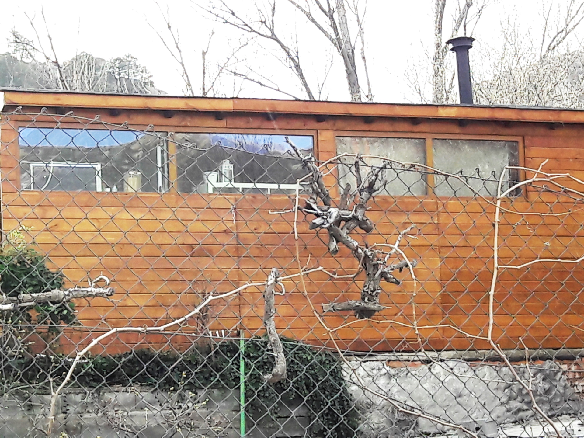 Casa de madera después de una profunda restauración. Casa de madera después de una profunda restauración.