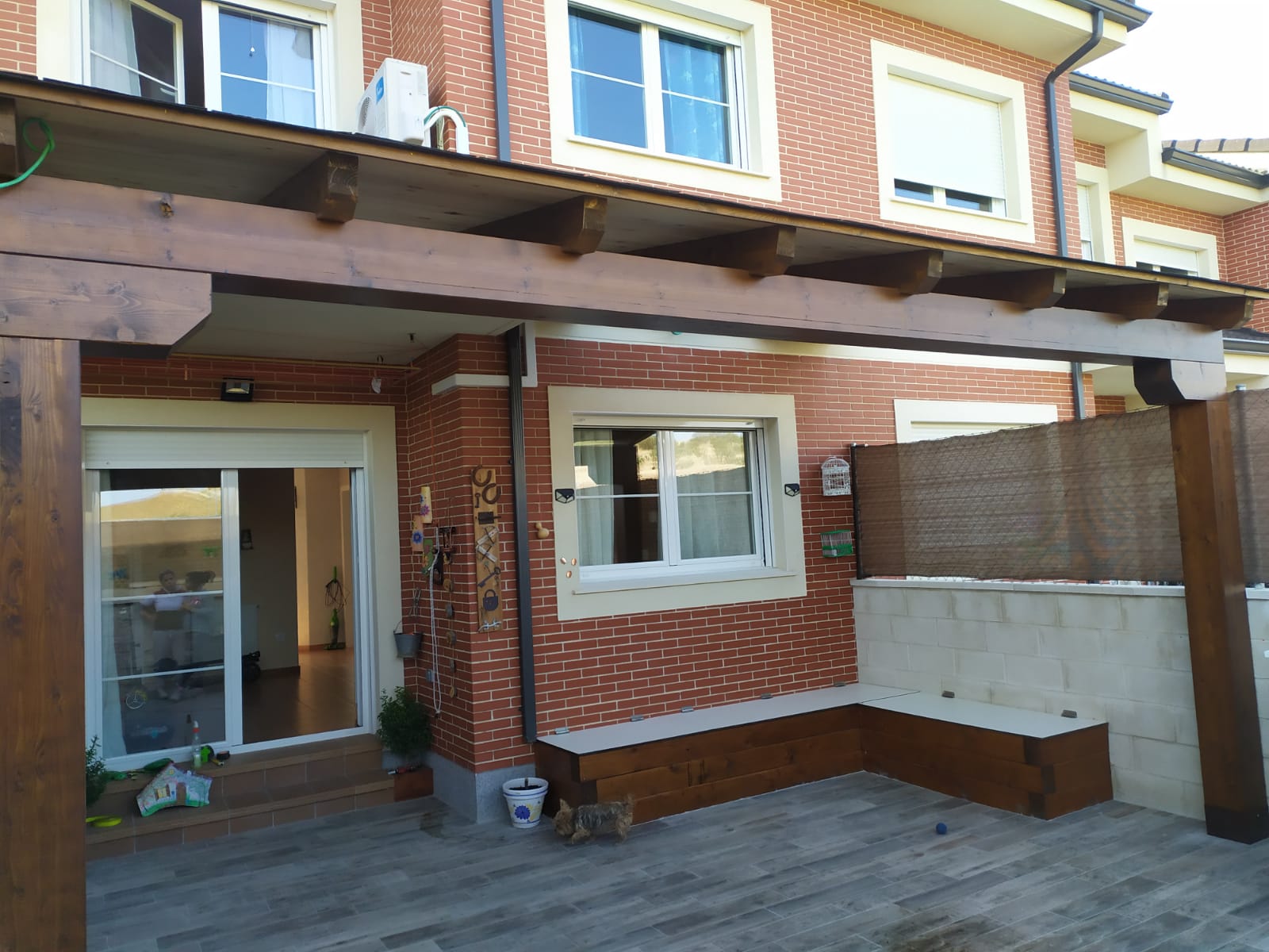 Sombra en el jardín.