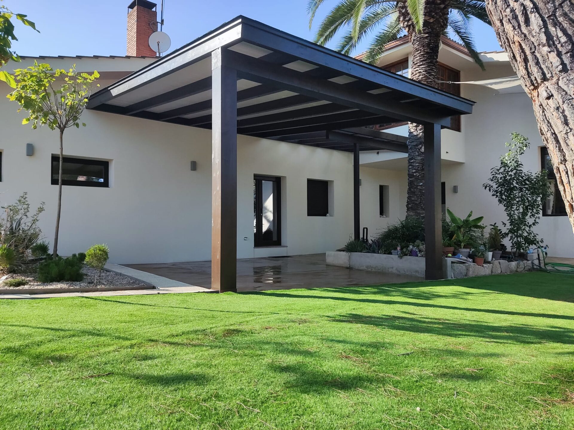 Zona de sombra en el jardín.