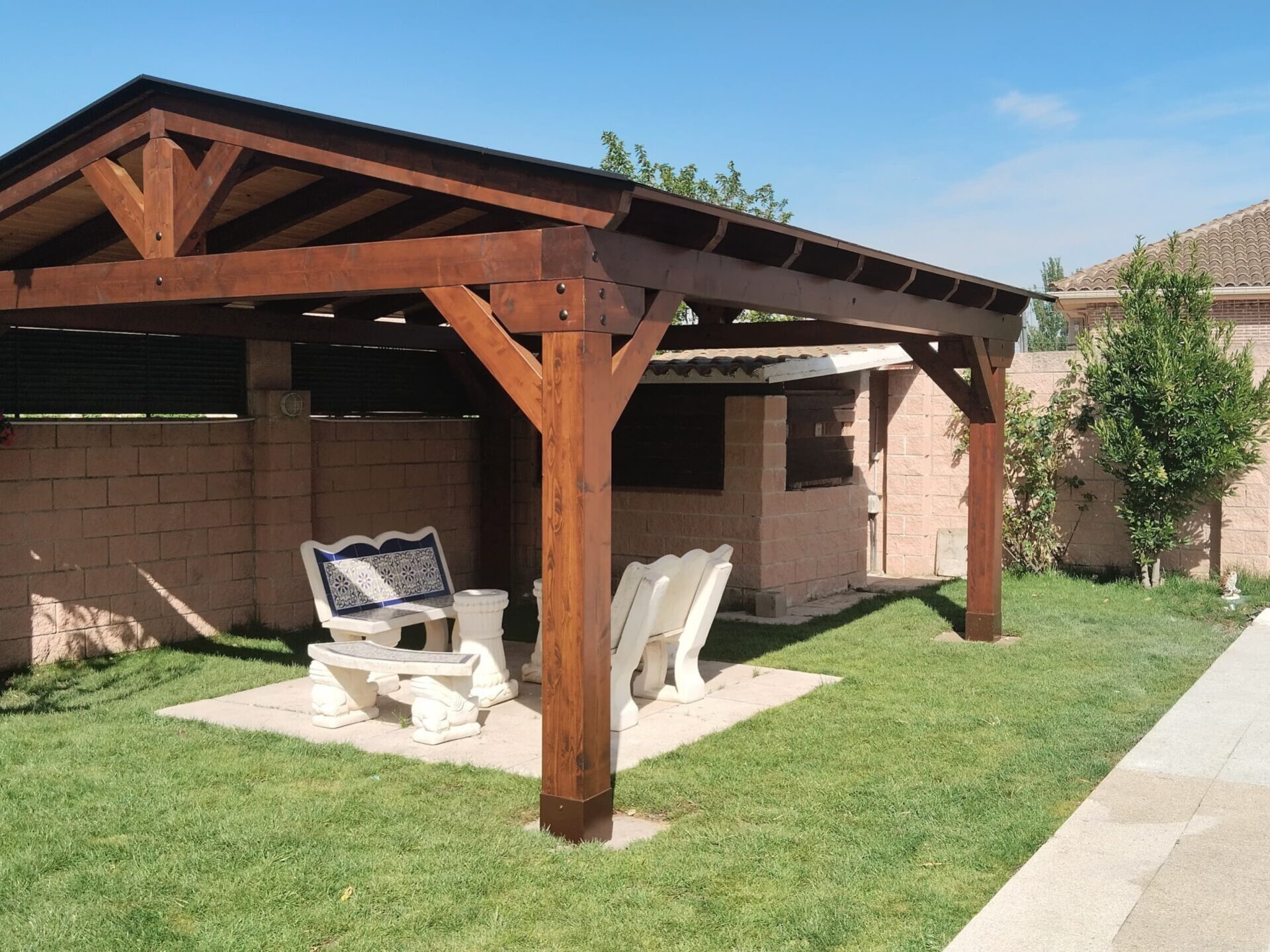 Cenador de madera a medida.