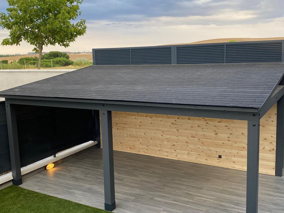 Porche para zona de garaje.