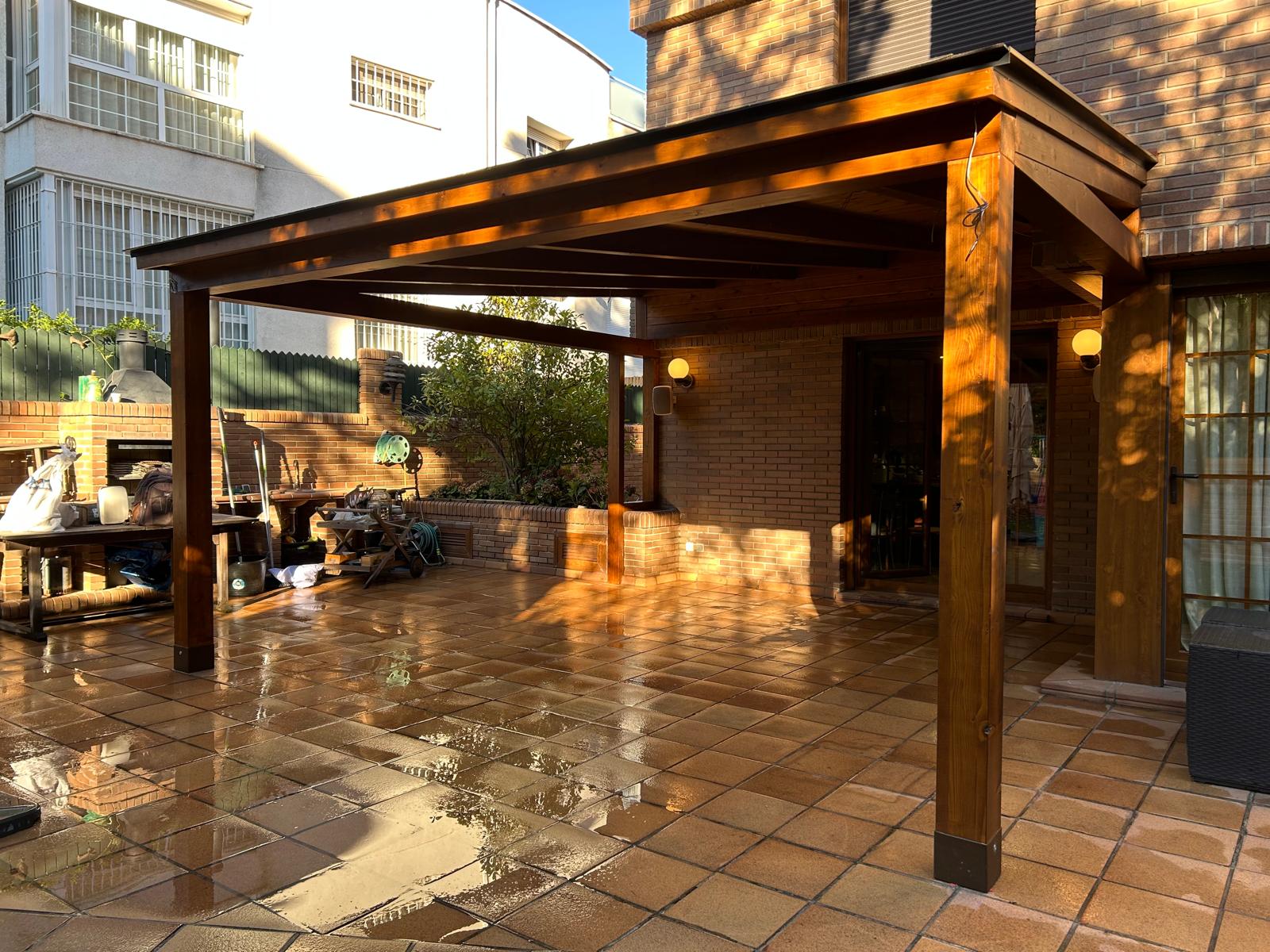 Sombra en el jardín.