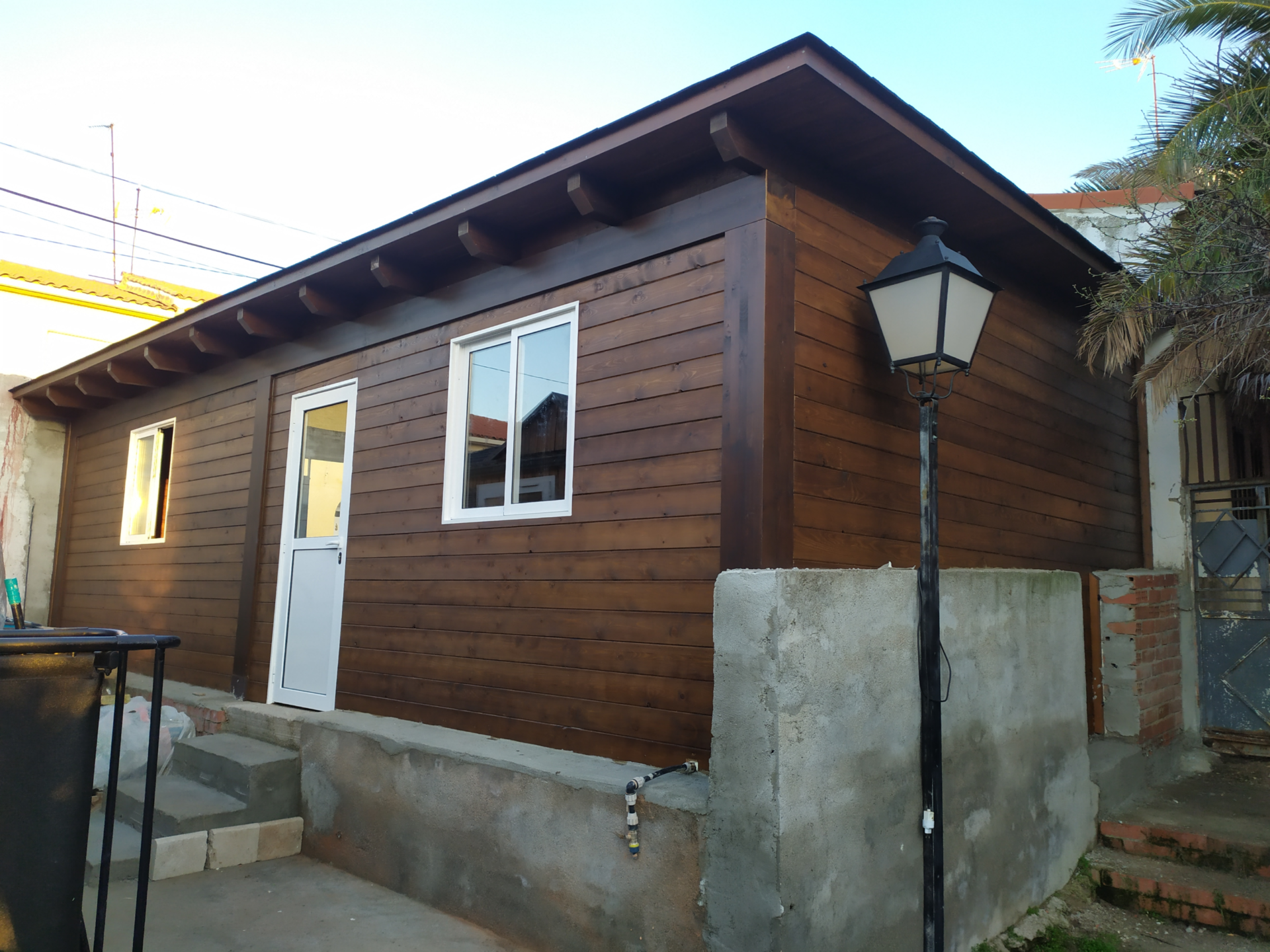 Casa de madera fabricada a medida. Casa de madera fabricada a medida.