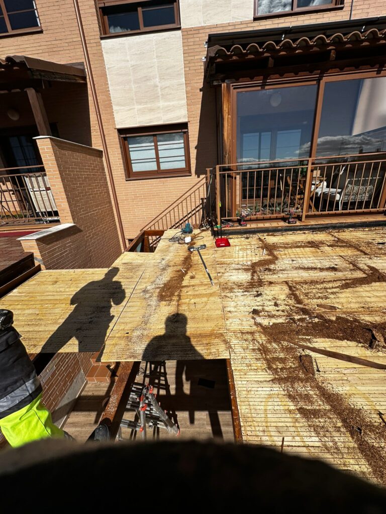 Tabla demasiado fina para la cubierta, deterioro acelerado