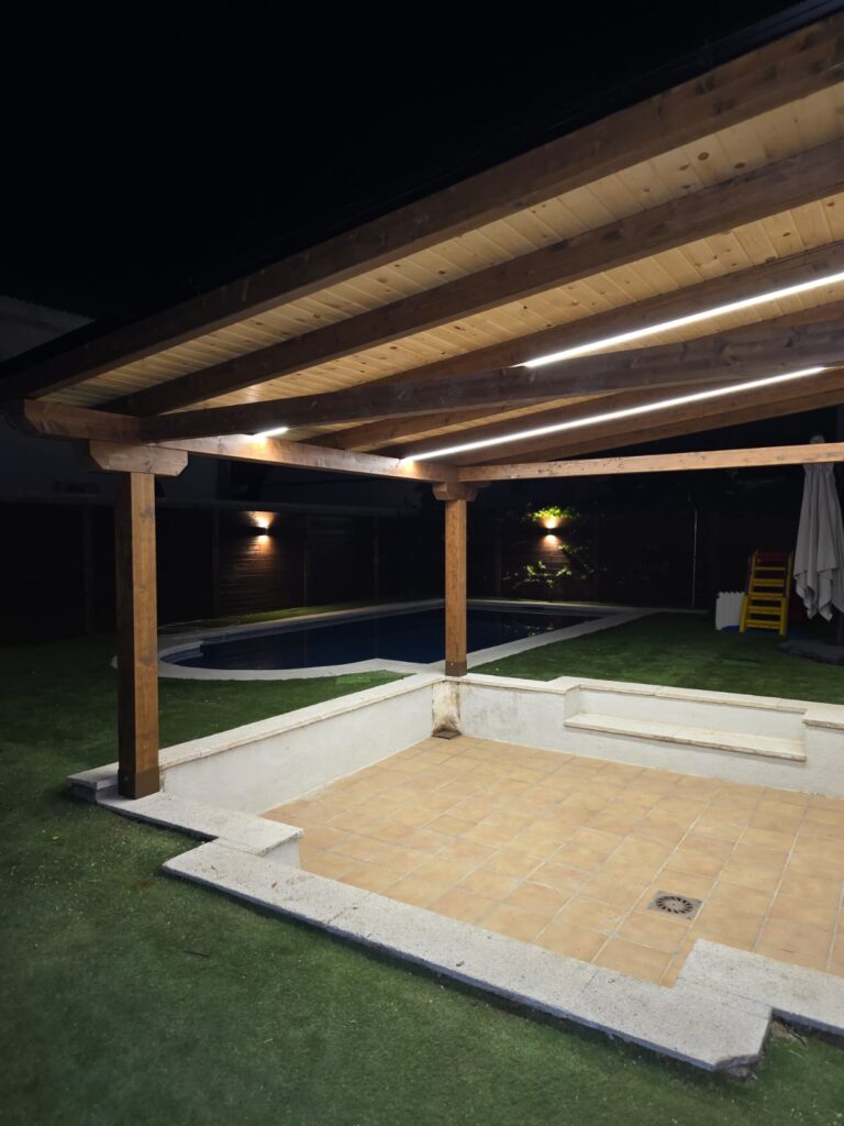 Porche con iluminacion led embutida