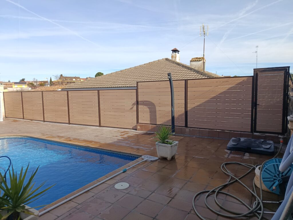 Valla de composite a medida