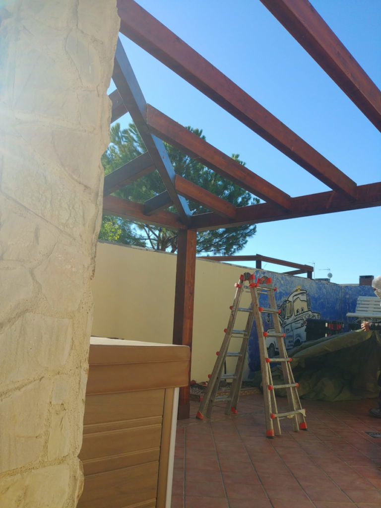 En la foto se ve el detalle de la estructura en espiga