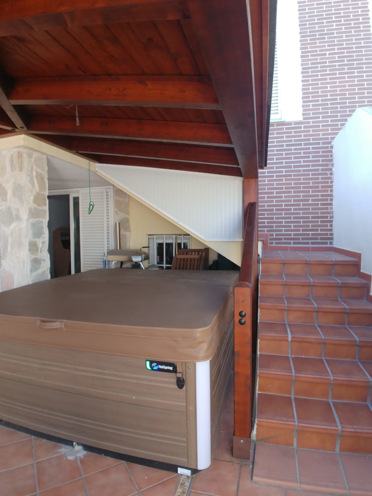 Detalle de color terminado y barandilla integrada